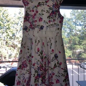 Beautiful Flowered Dress !!